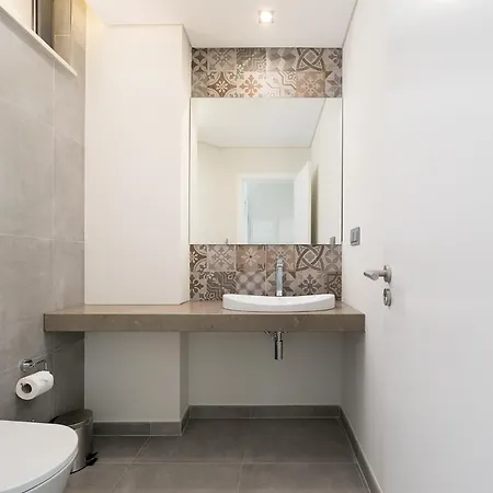 아파트 Portimao Ocean Breeze With Pool By Homing *