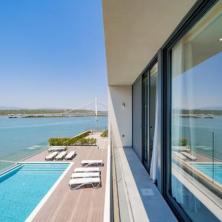 Portimao Ocean Breeze With Pool By Homing