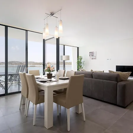 Portimao Ocean Breeze With Pool By Homing 아파트 라고아