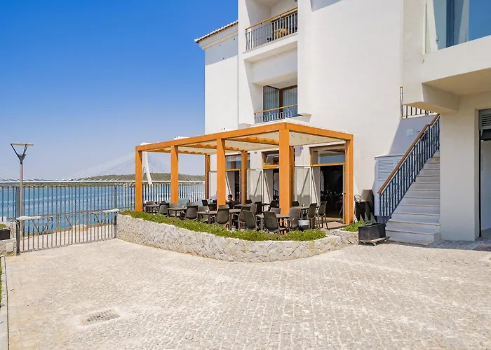 Portimao Ocean Breeze With Pool By Homing Apartamento Lagoa (Algarve)