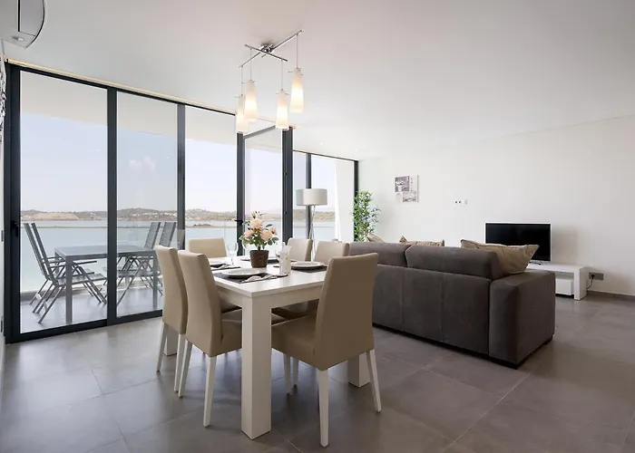 Portimao Ocean Breeze With Pool By Homing Apartamento Lagoa (Algarve)
