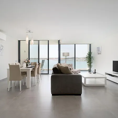 Portimao Ocean Breeze With Pool By Homing