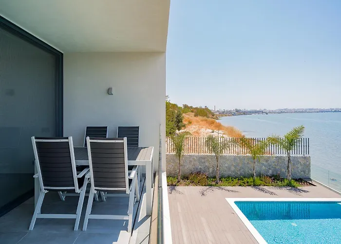 公寓 Portimao Ocean Breeze With Pool By Homing
