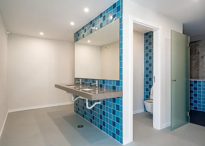 Portimao Ocean Breeze With Pool By Homing *